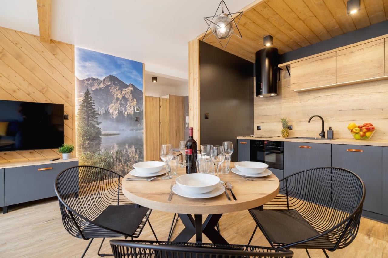 Apartment Premium Salwatorianska Mountain View By Renters Prestige