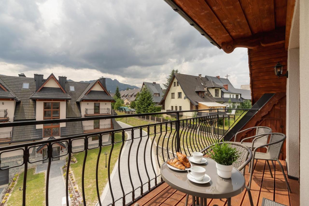 Apartment Premium Salwatorianska Mountain View By Renters Prestige