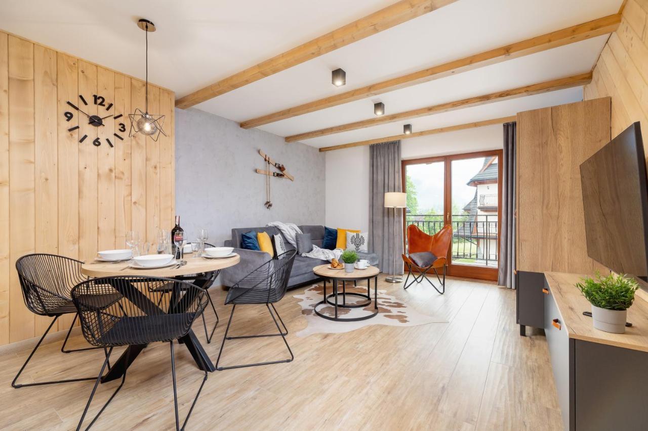Apartment Premium Salwatorianska Mountain View By Renters Prestige