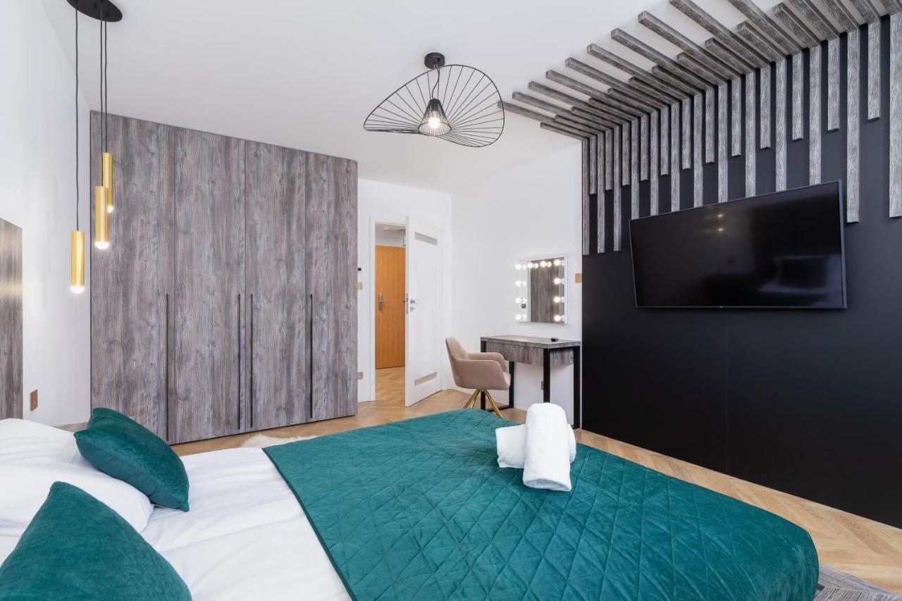 Premium Salwatorianska Mountain View By Renters Prestige Apartment *