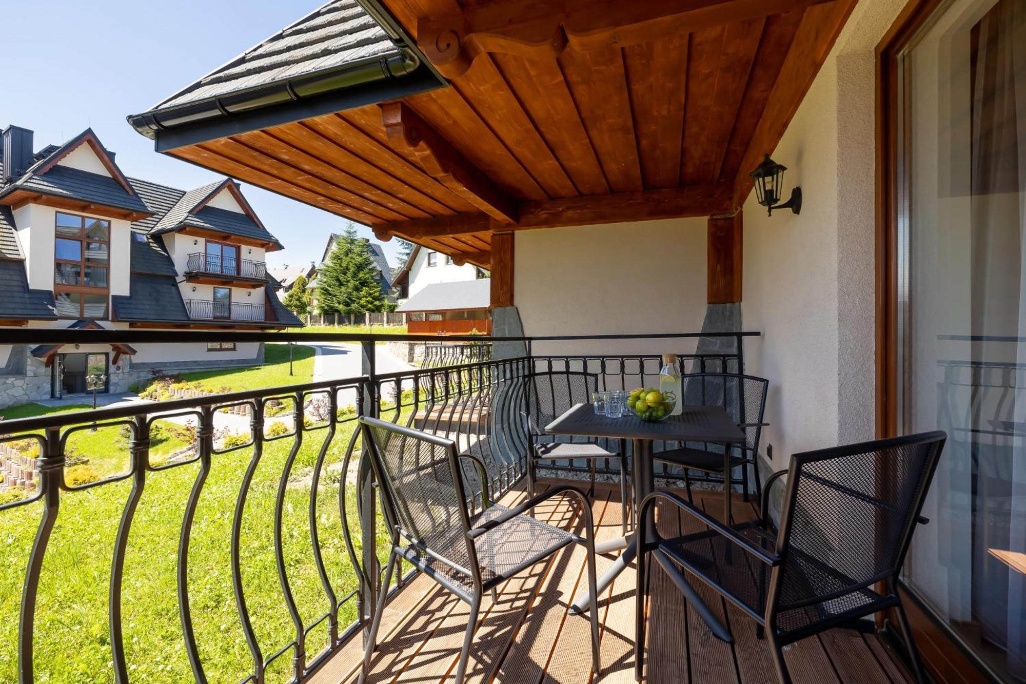 Apartment Premium Salwatorianska Mountain View By Renters Prestige *